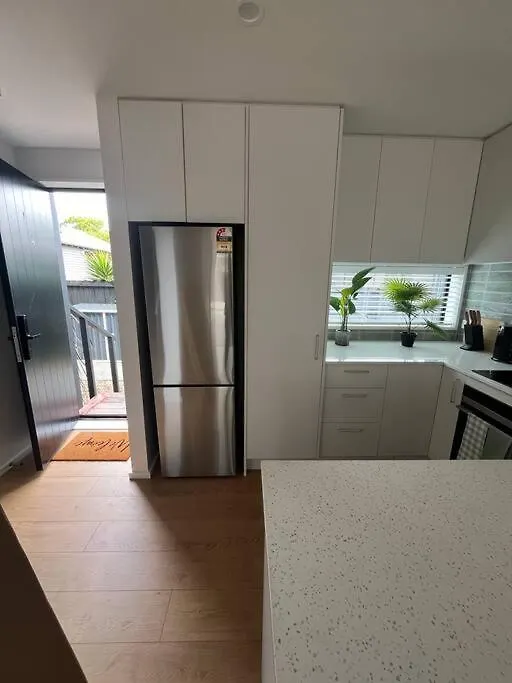 Luxury And Serene 2 Bed Near Cbd With Parking Κράισττσερτς 0*,